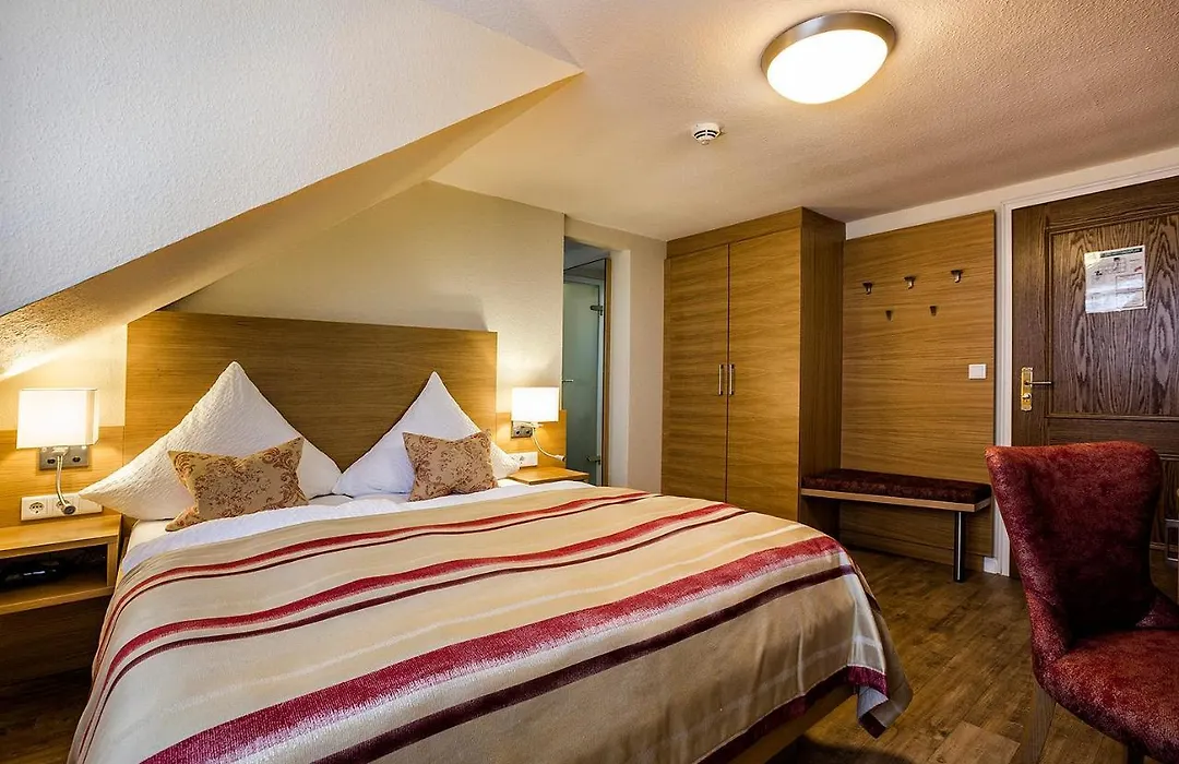 Hotel Neuwarft Altbau-1