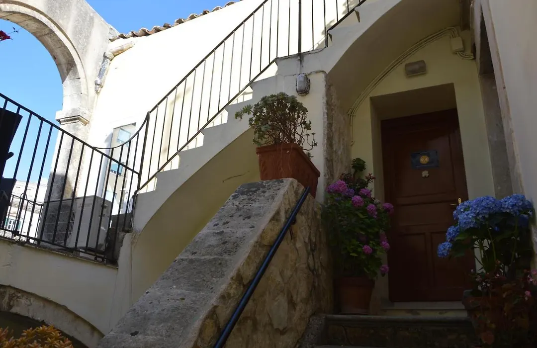 B&B Al cortiletto Modica centro-1
