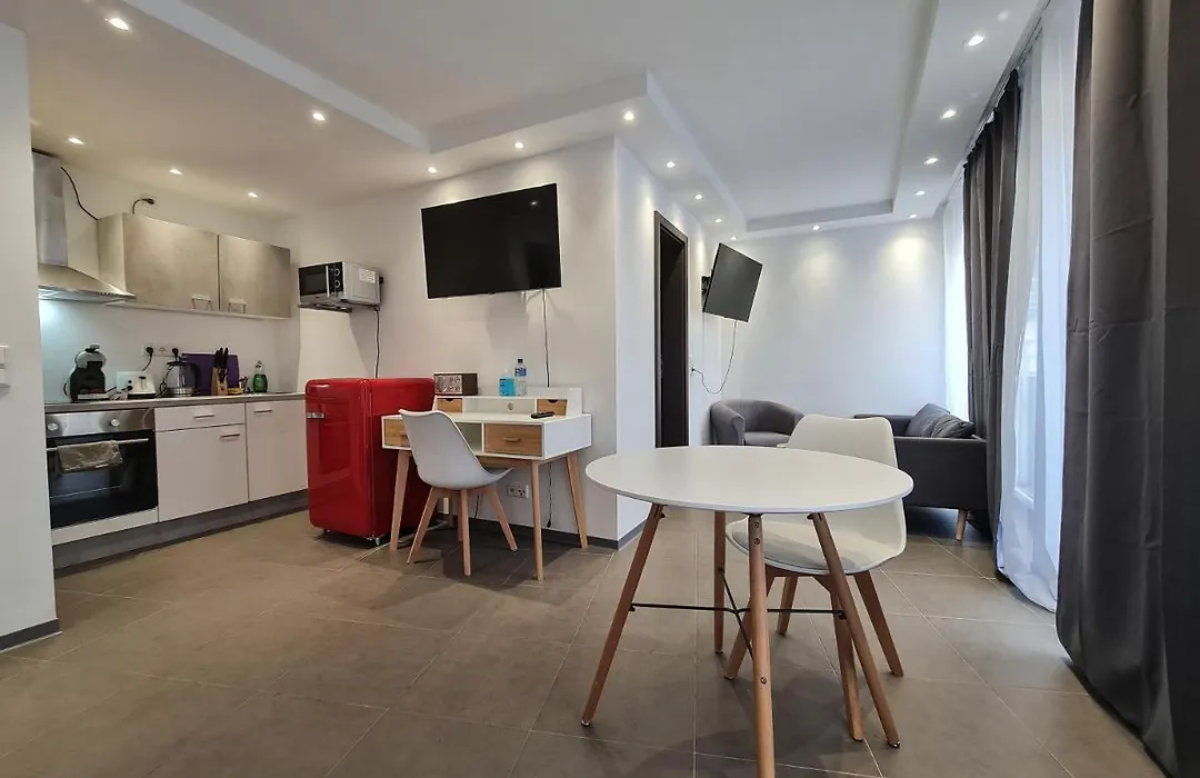 Check-Inn Hotels - Essen-1