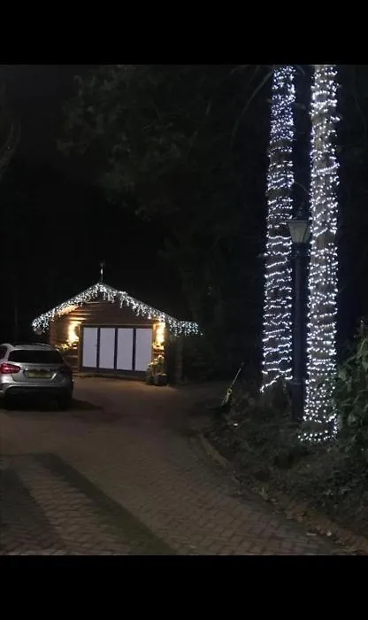 Log Cabin-1