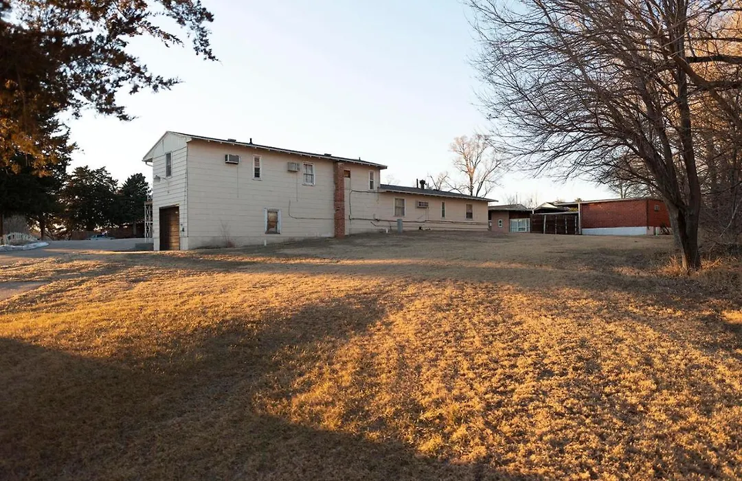 Cedar Inn-1
