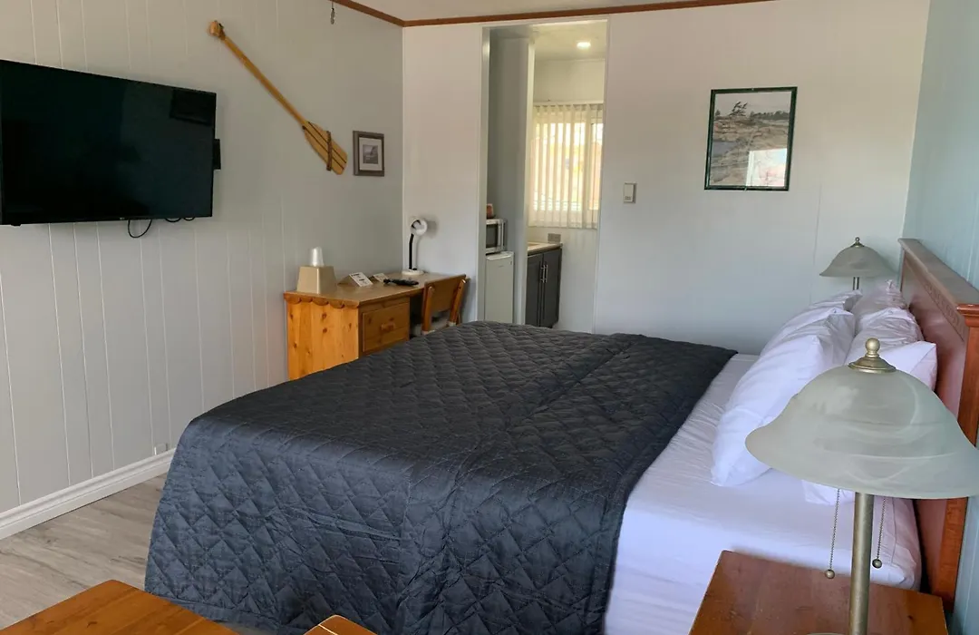 Town & Country Motel-1