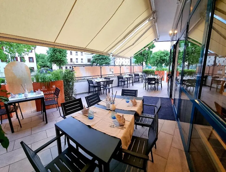 Hotel Mirella E Ristorante Bar Don Bacco-1