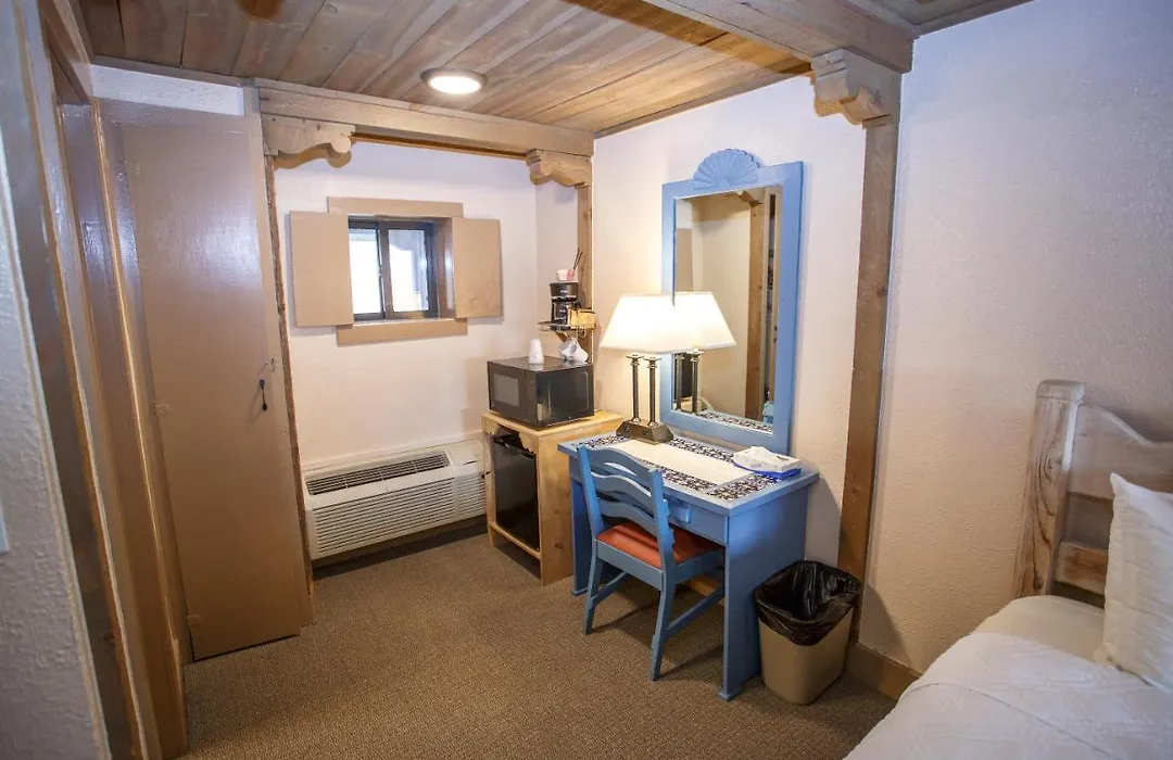 Chama Trails Motel-1