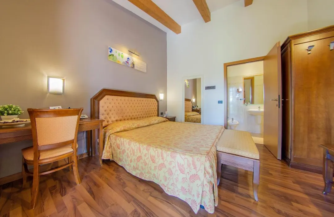 Hotel Regio-1