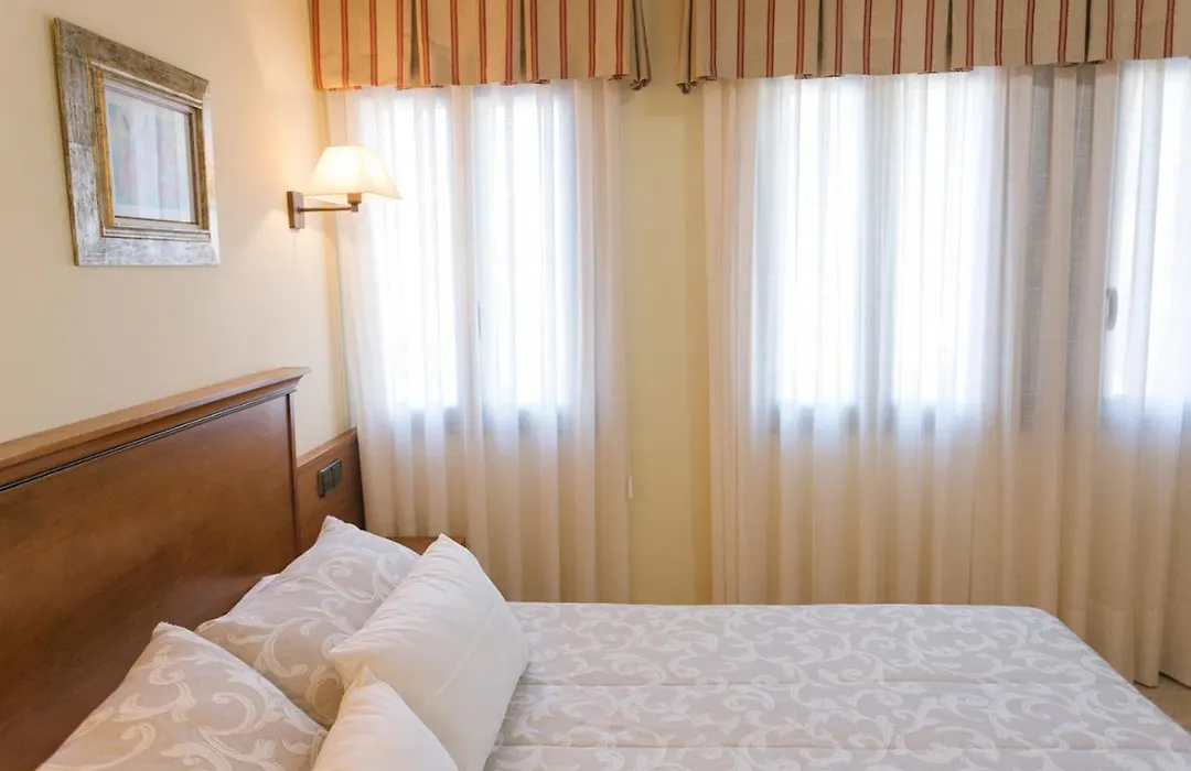 Hotel O Castro-1