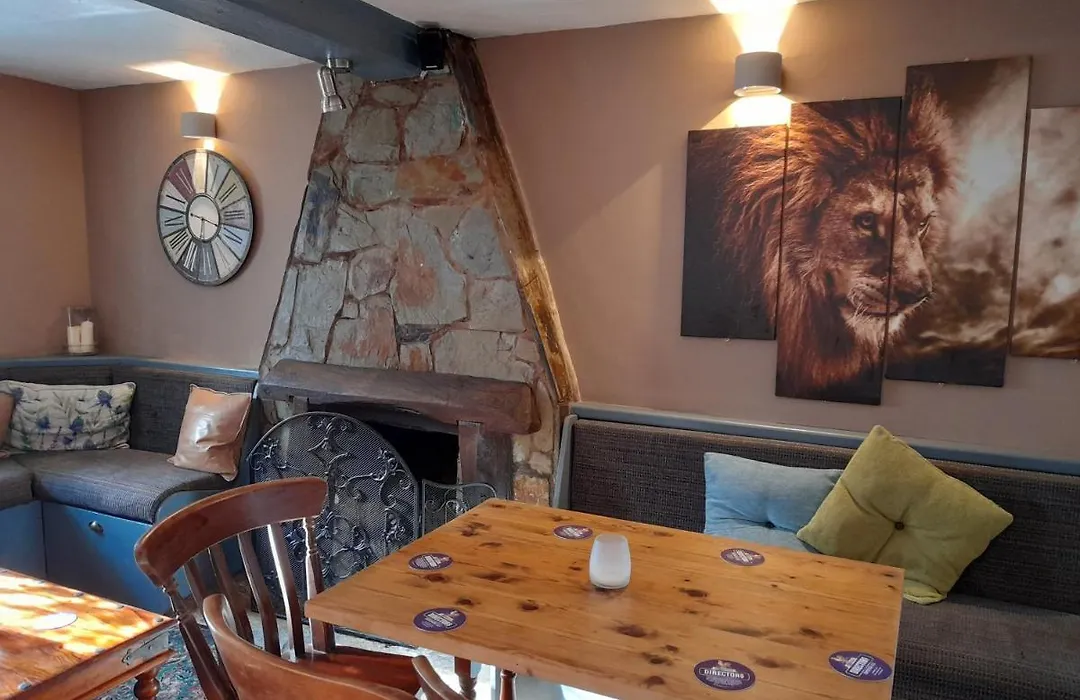 The Golden Lion Inn-1