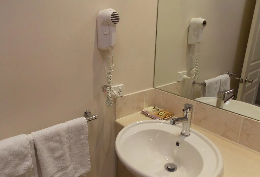 Emerald Executive Apartments-1