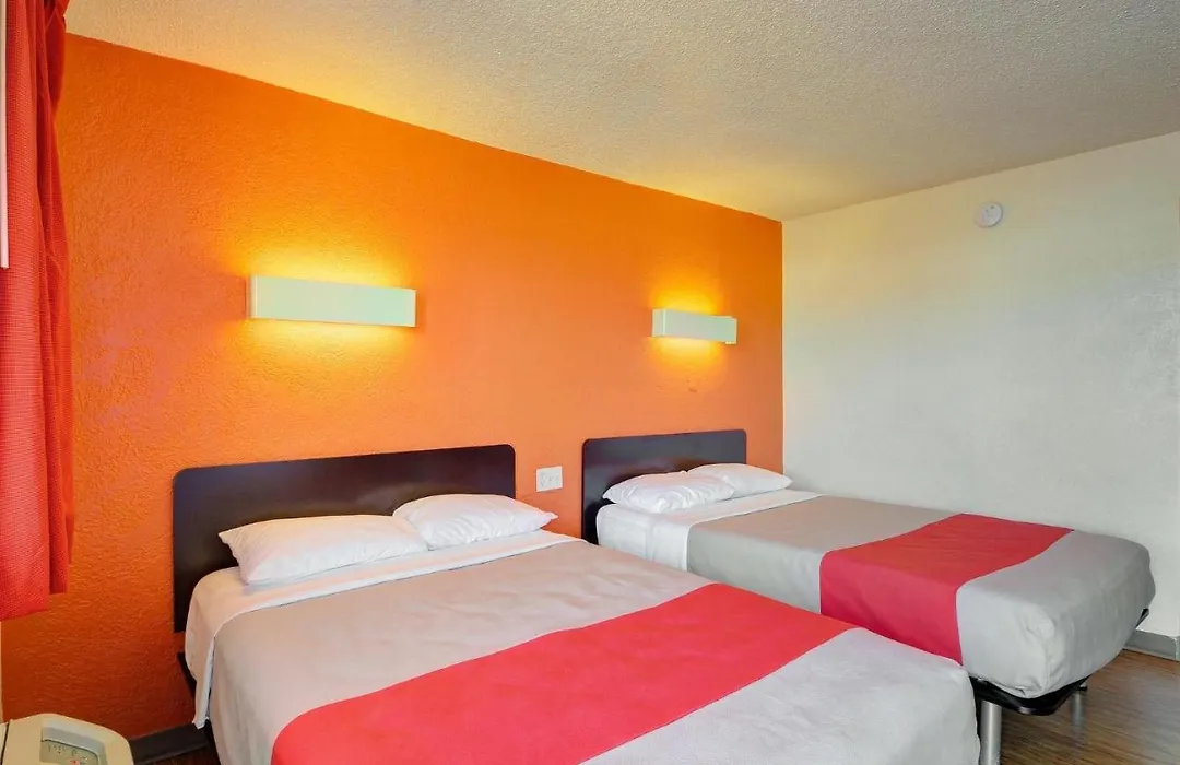 Economy Hotel Plus-1