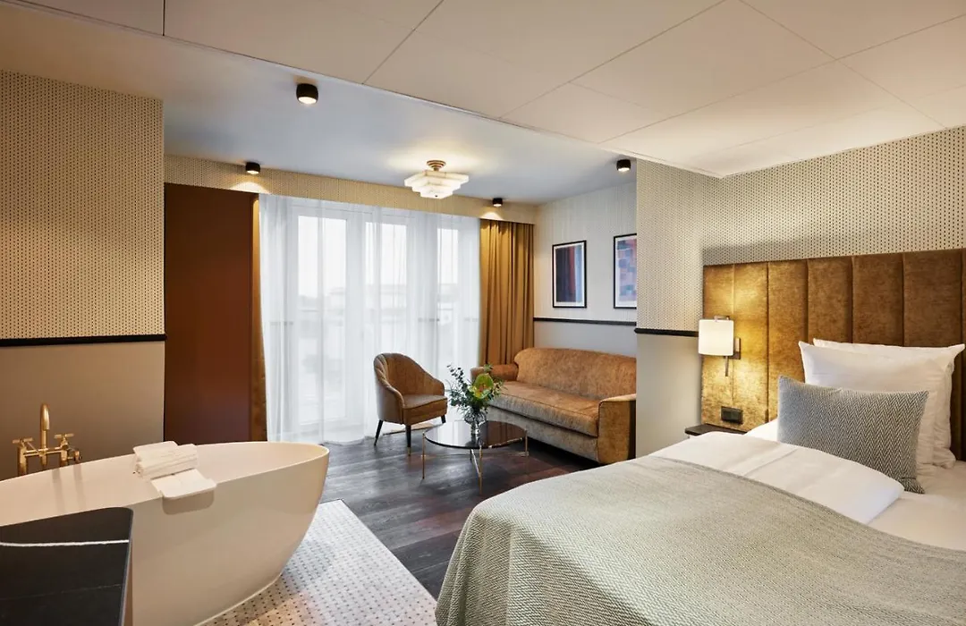 Wide Hotel-1