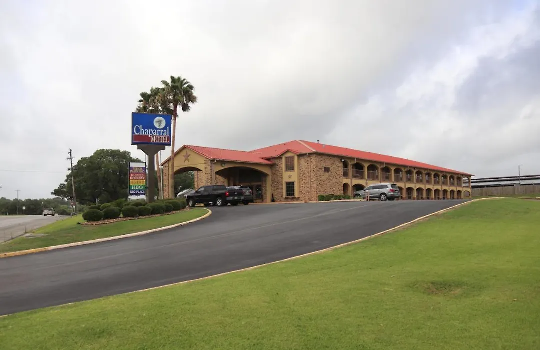 Chaparral Motel Hallettsville-1
