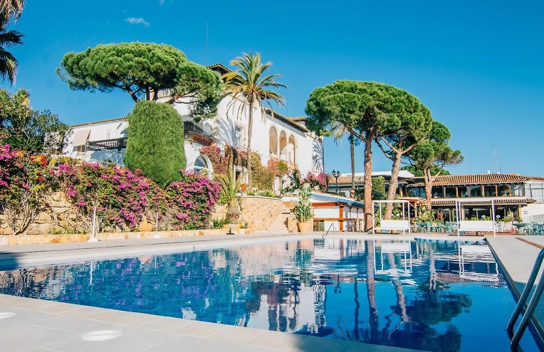 Hotel Roger De Flor By Seleqtta-1