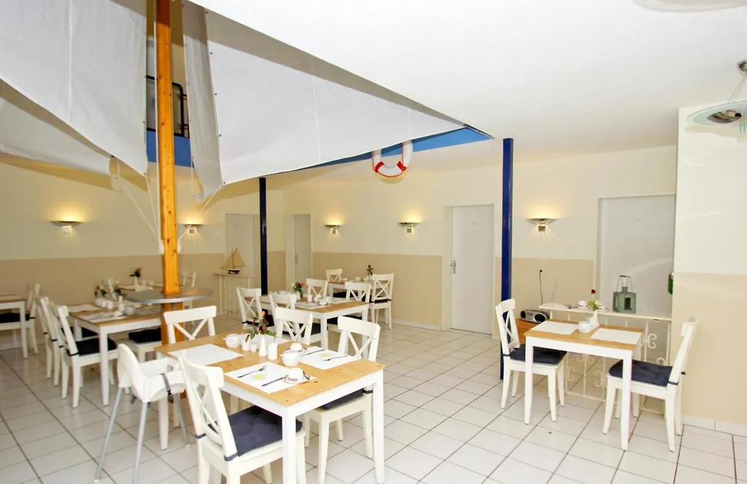 F-1010 Strandhaus Moenchgut B&B Doppelzimmer Nr 35-1