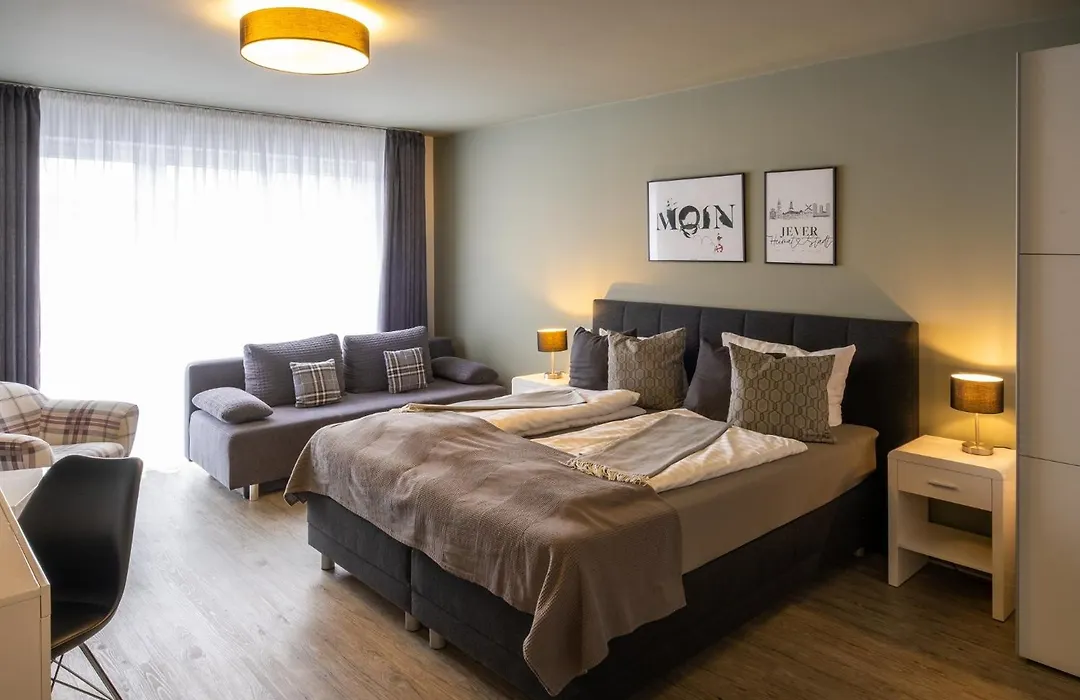 Stadthotel Jever-1