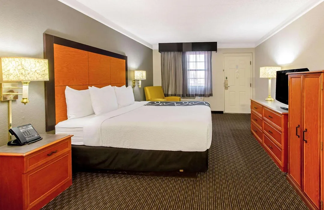 La Quinta Inn By Wyndham Santa Fe-1