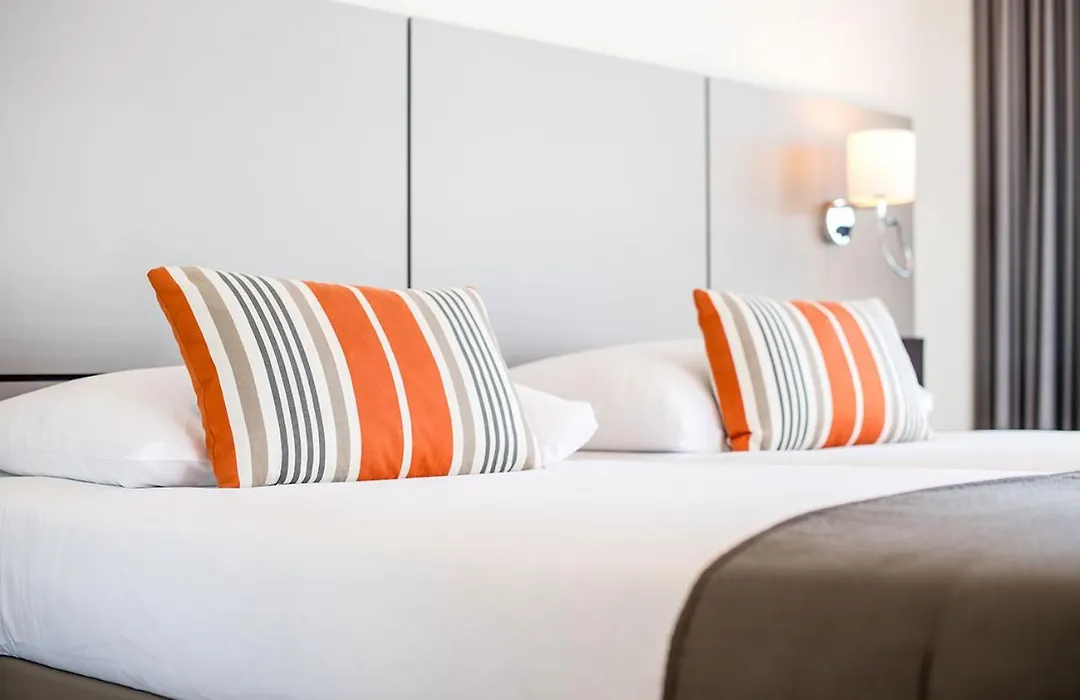 Lake Geneva Hotel-1