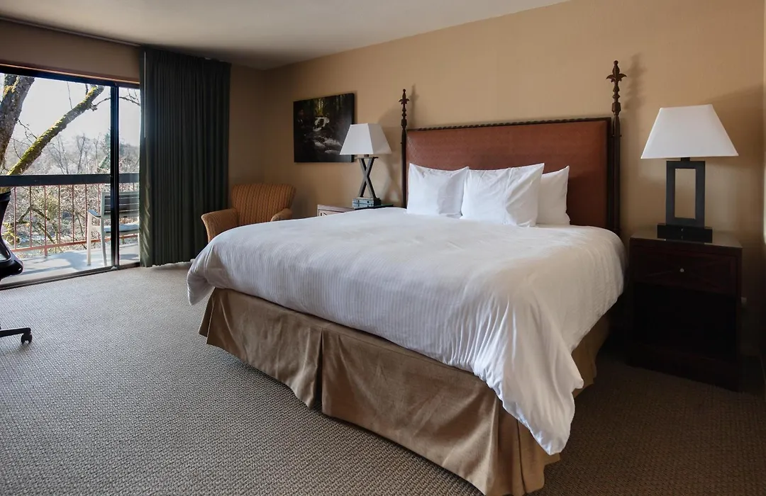 Riverside Inn-1