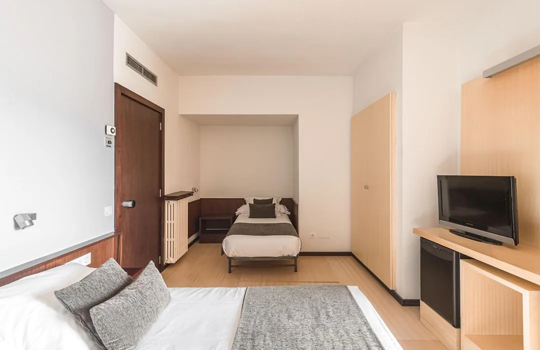 Hotel Emporda-1