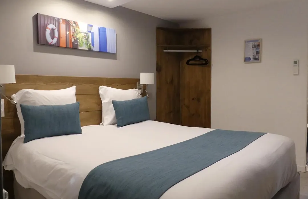 Contact Hotel Le Provencal Bordeaux Lac-1