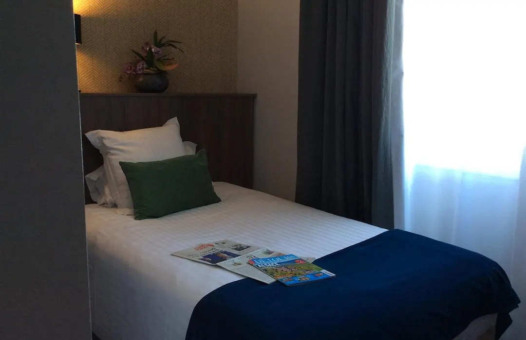 Best Western Le Duguesclin Hôtel-Restaurant-1