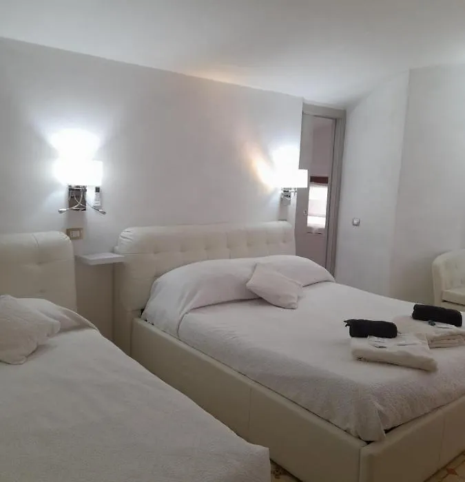 B&B Camera & Caffe-1
