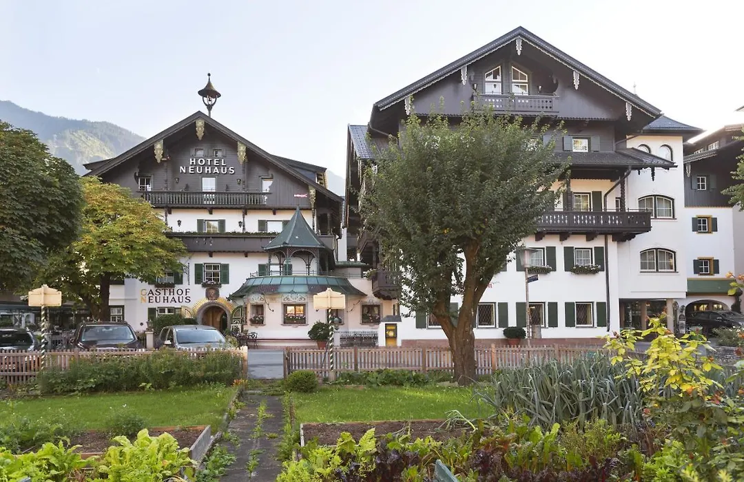 Neuhaus Zillertal Resort-1