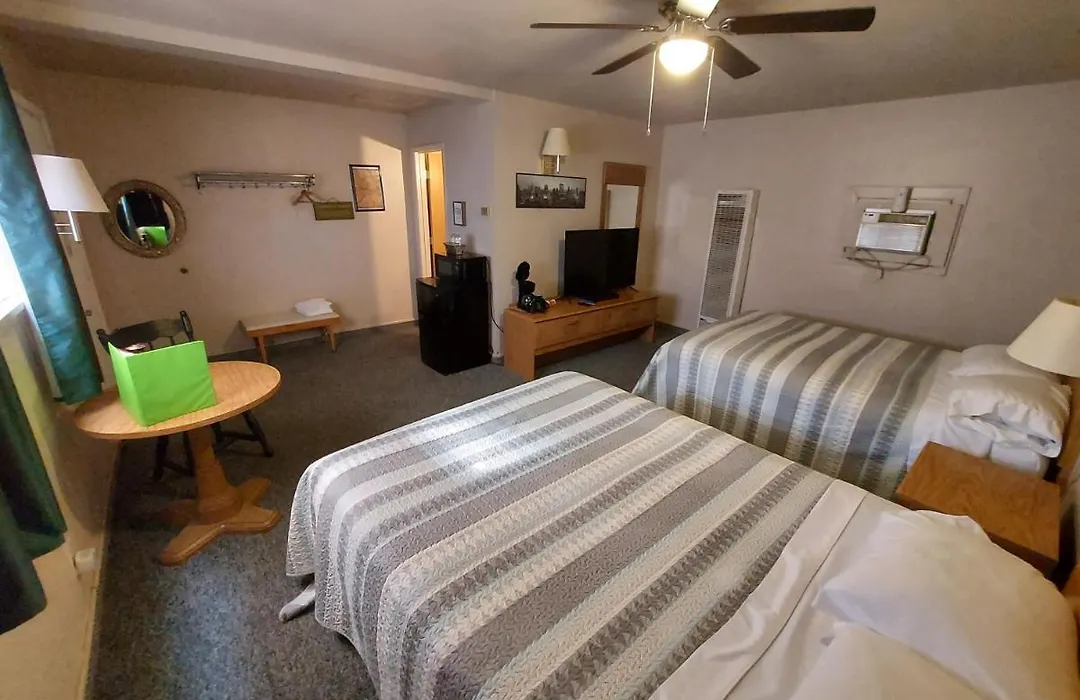 Cactus Inn-1