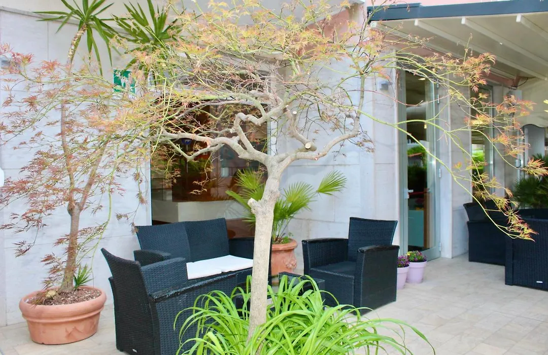 Hotel Cristina-1