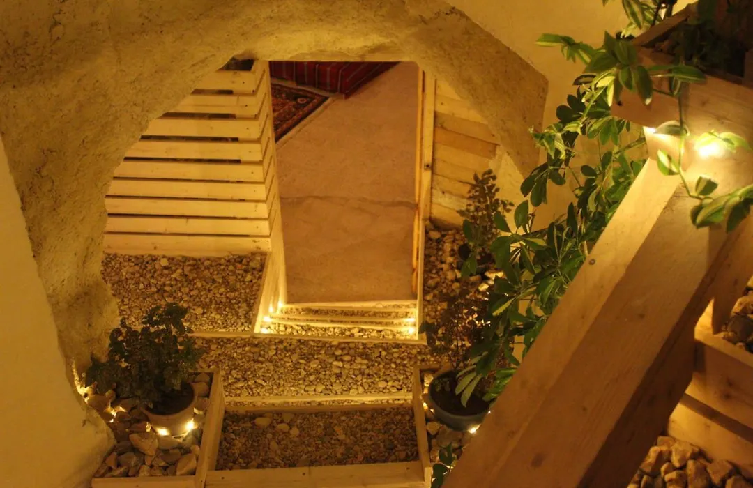 7 Caves Hotel-1