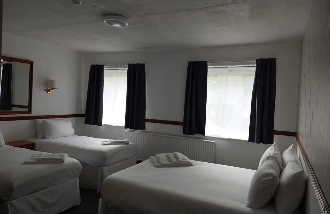 Twa Dogs Inn-1