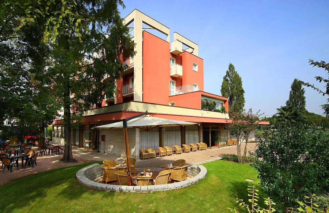 Hotel Aqua-1