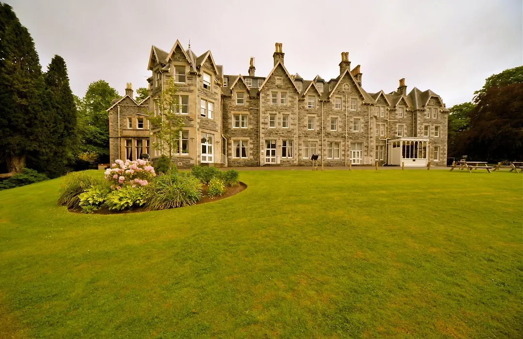Ben Wyvis Hotel-1