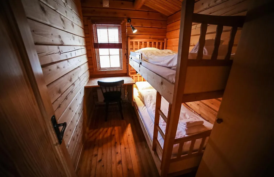 Vesterland Feriepark Hytter, Hotell Og Leikeland-1