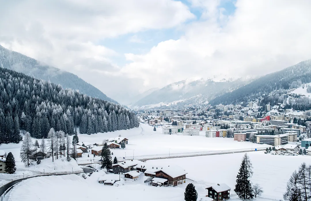 AlpenGold Hotel Davos-1