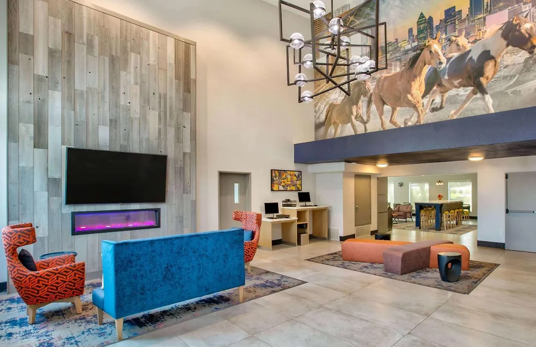 La Quinta By Wyndham Dallas - Las Colinas-1