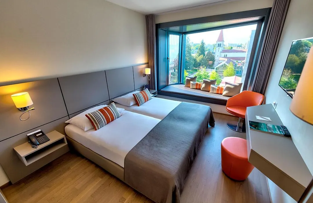 Lake Geneva Hotel-1