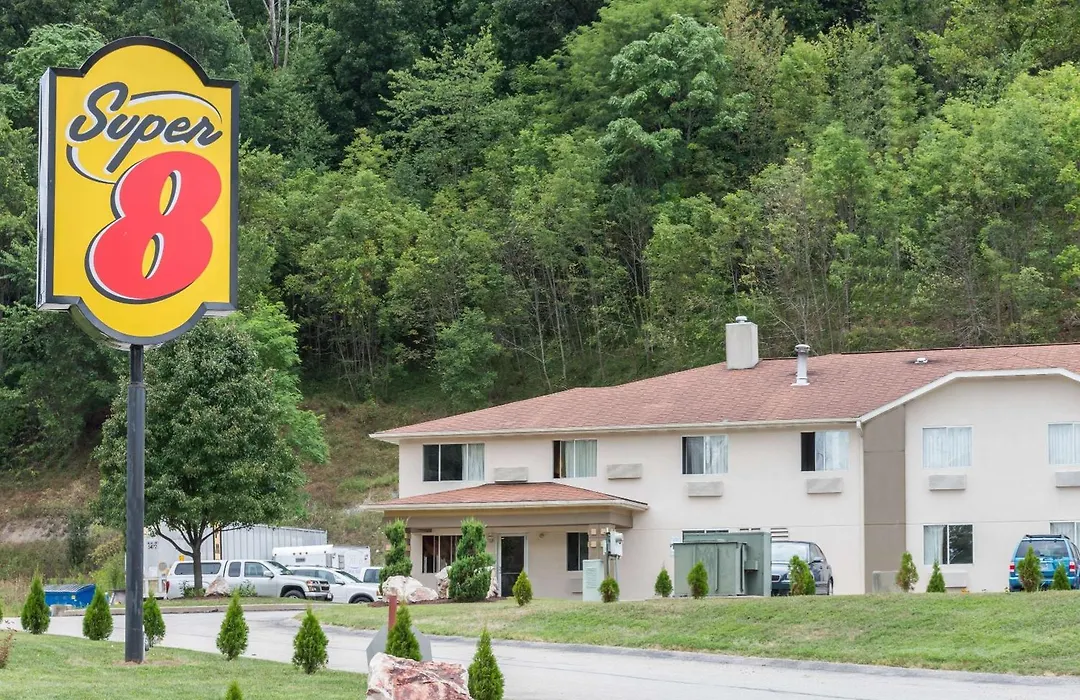 Super 8 By Wyndham Pittsburgh/Monroeville-1