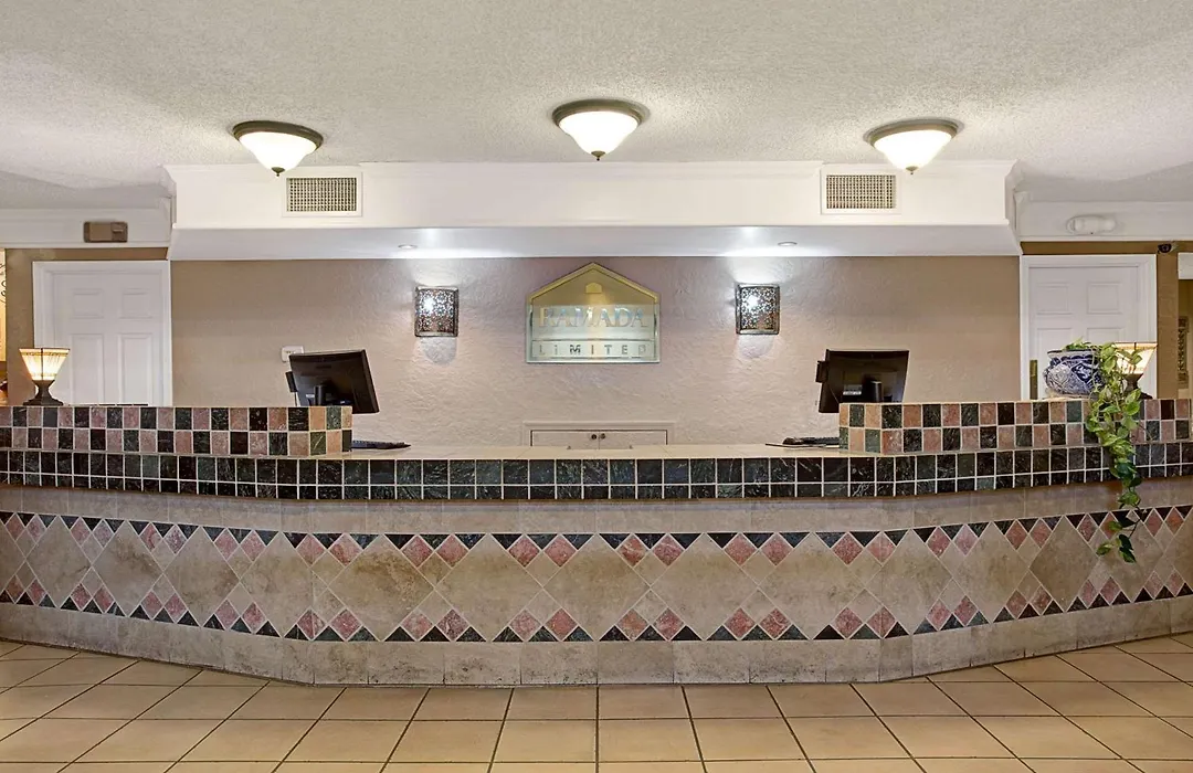 Days Inn By Wyndham Tucson City Center-1