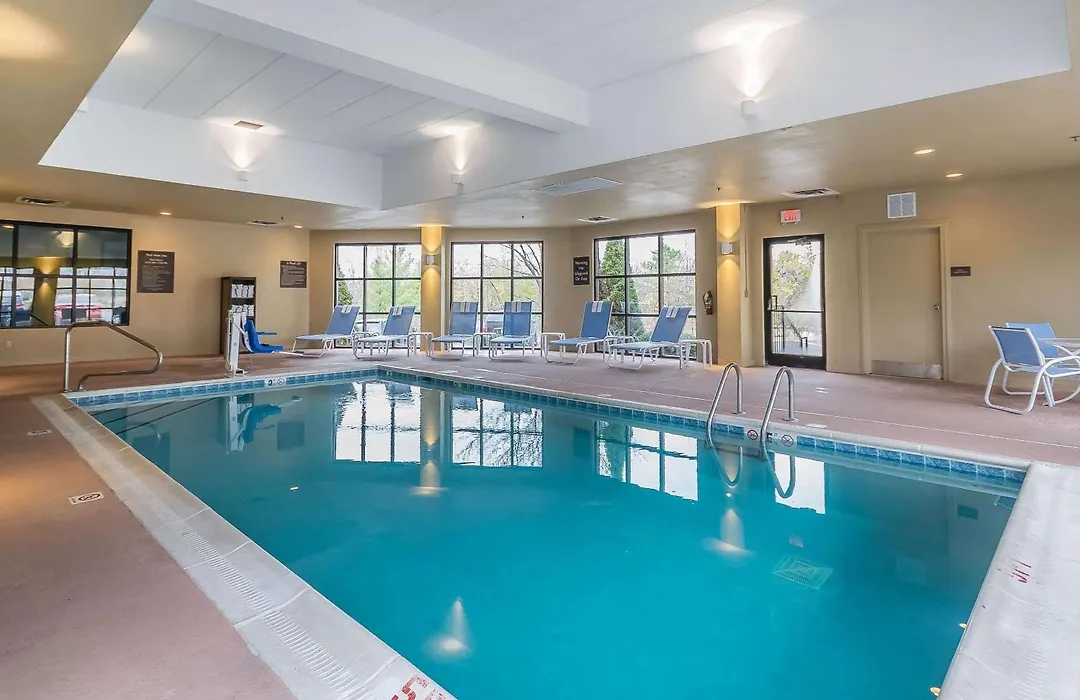 Comfort Inn & Suites Lexington - Hamburg I-75-1