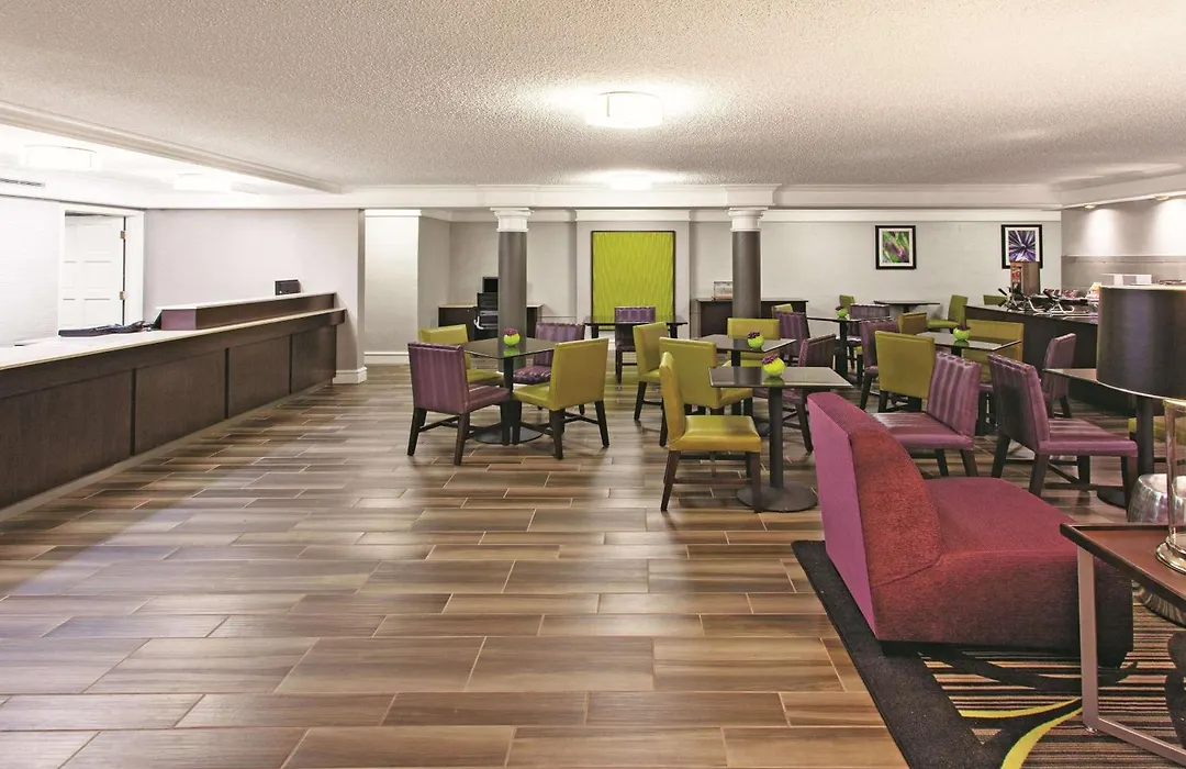 La Quinta Inn By Wyndham Fresno Yosemite-1