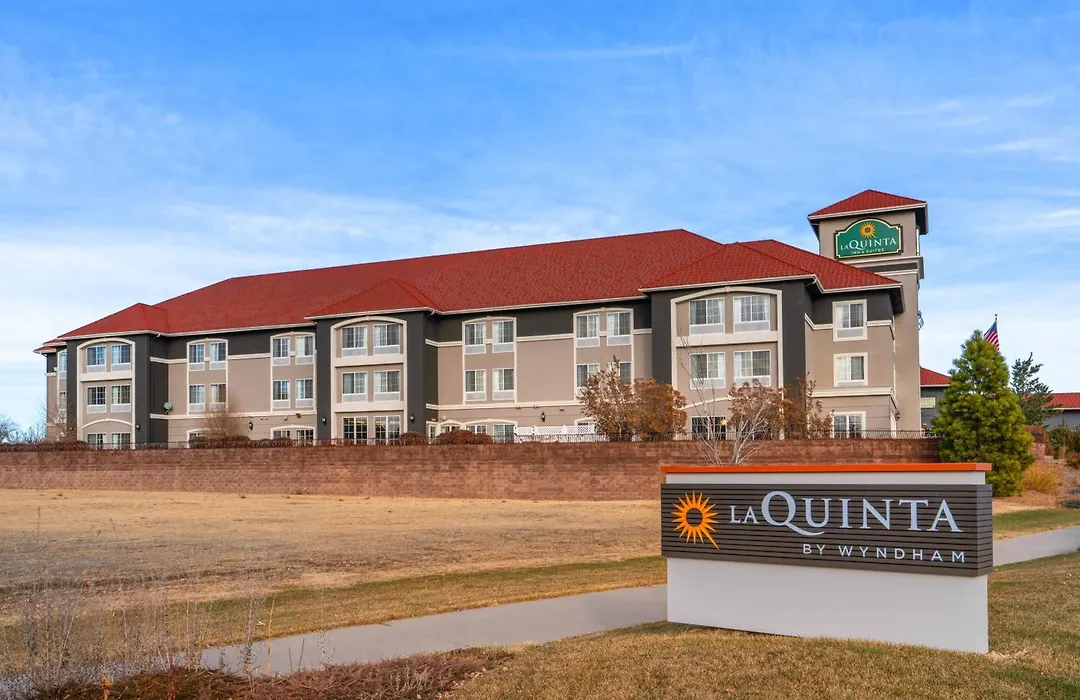 La Quinta Inn & Suites By Wyndham Loveland Estes Park-1