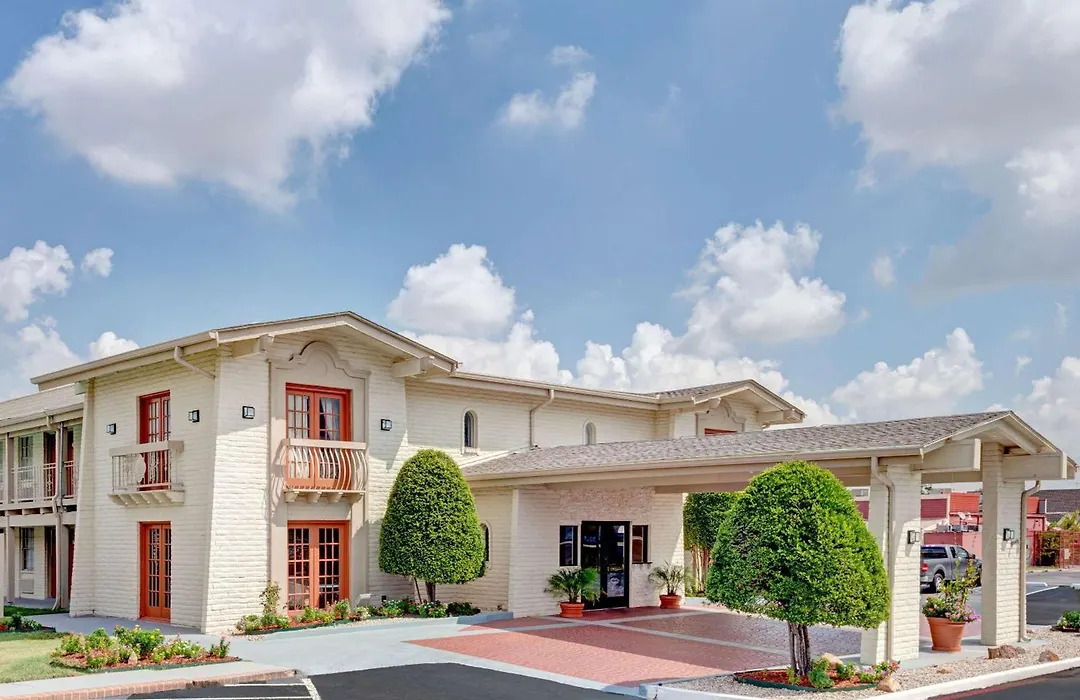 Travelodge By Wyndham North Richland Hills/Dallas/Ft Worth-1
