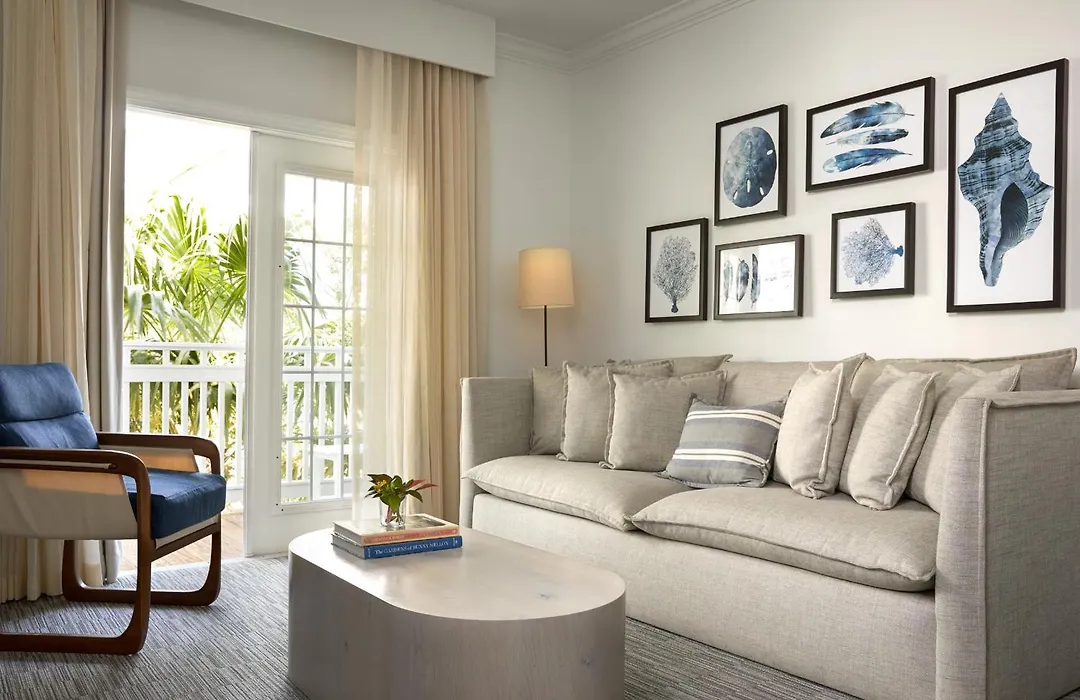 Parrot Key Hotel & Villas-1