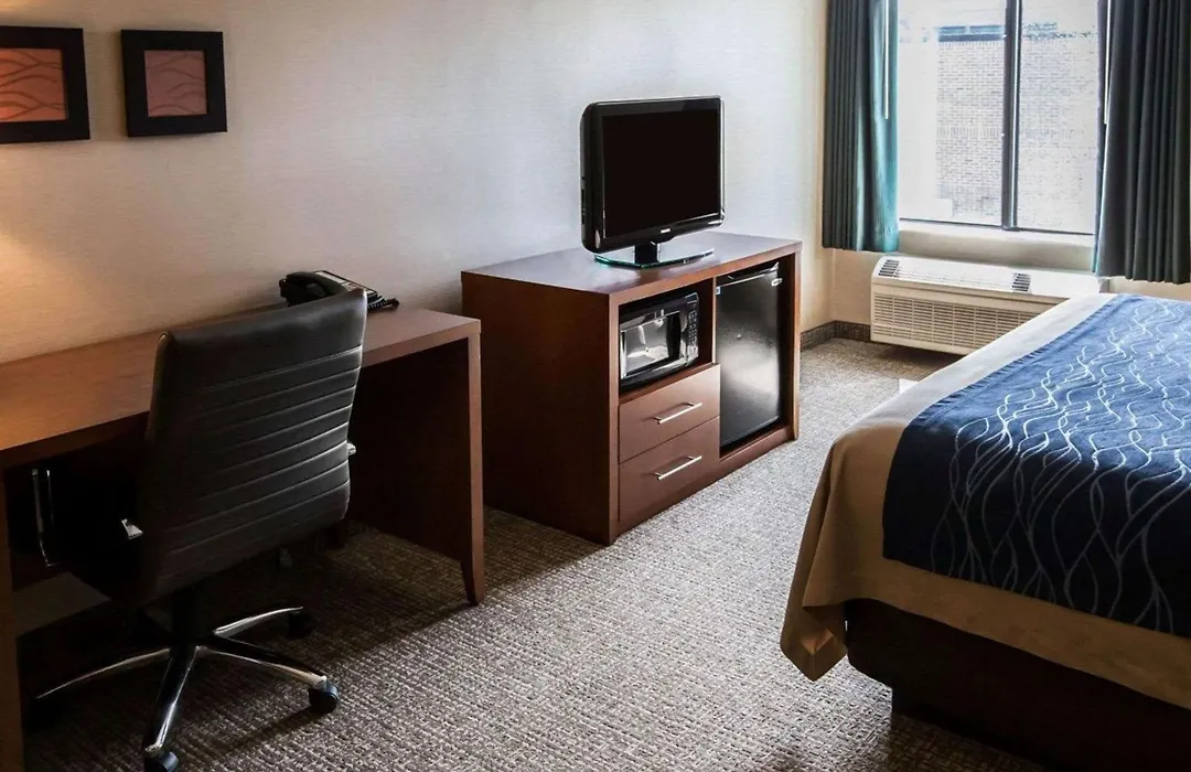 Comfort Inn Crystal Lake - Algonquin-1