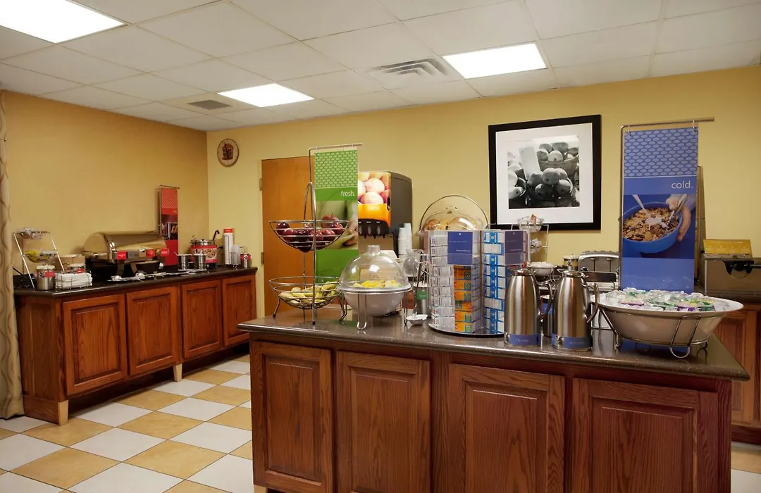 Hampton Inn Sidney-1