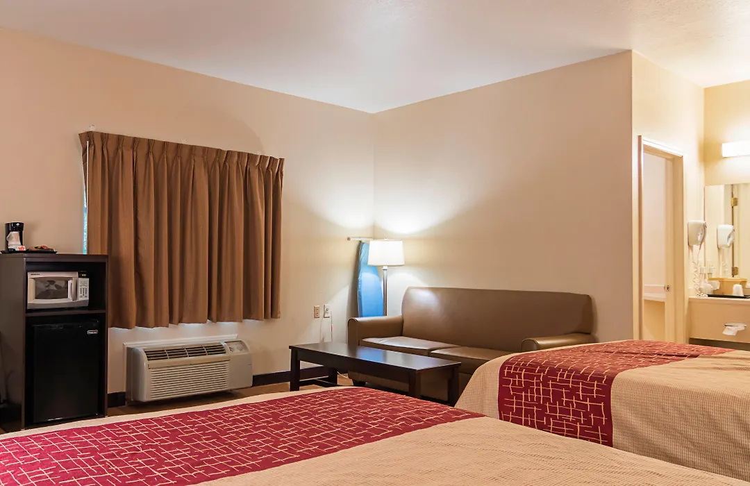 Red Roof Inn & Suites Lake Orion / Auburn Hills-1