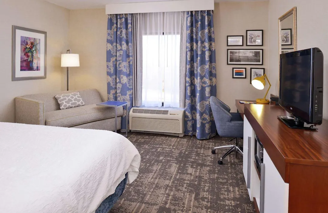 Hampton Inn & Suites Wilmington-1