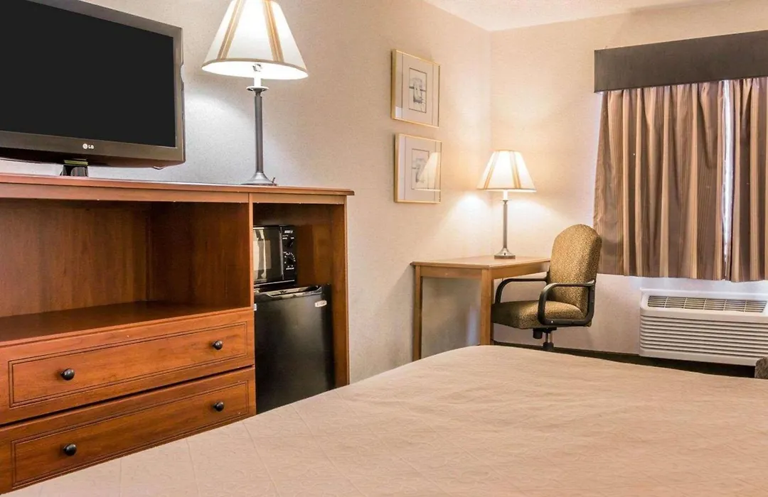Quality Inn Grand Rapids North-1