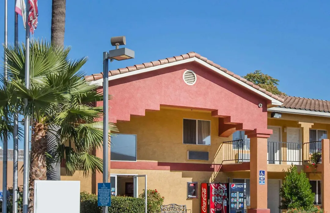 Econo Lodge Inn & Suites Lodi - Wine Country Area-1