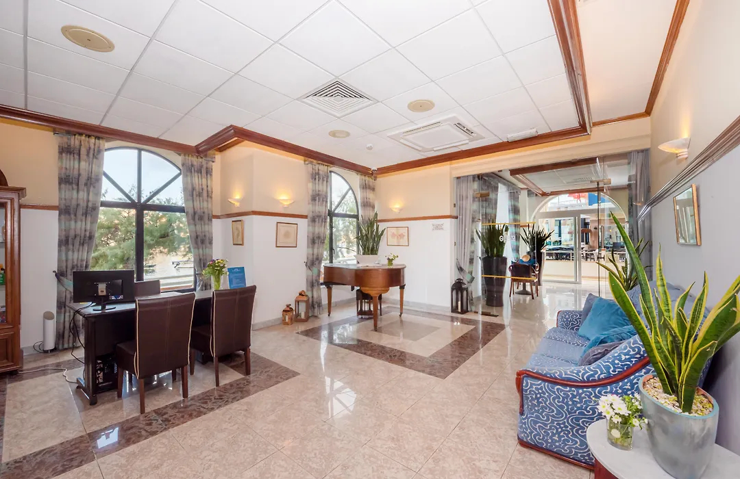 Gillieru Harbour Hotel-1